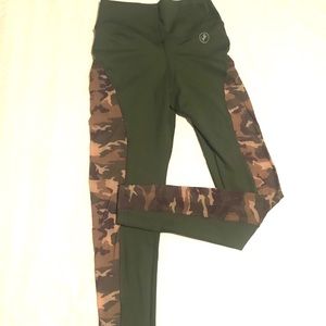 ABS2B FITNESS CAMO SCRUNCH BOOTY LEGGINGS